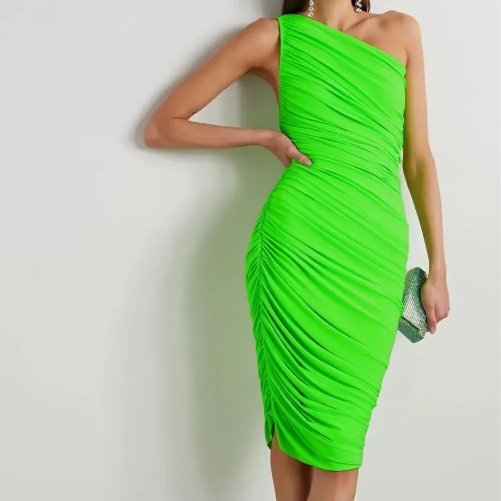 NORMA KAMALI
Diana one-shoulder ruched stretch-jersey dress-J2